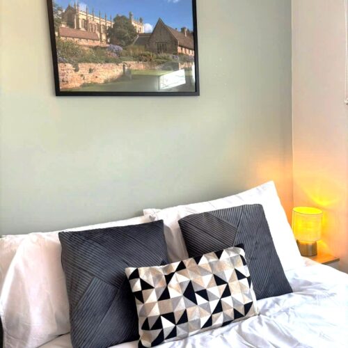 R3 Double Room with Private Bathroom