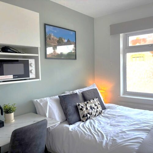 R3 Double Room with Private Bathroom