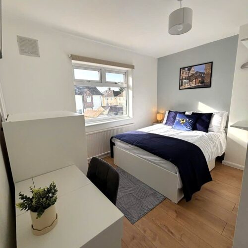 S1 Studio with King-Size Bed