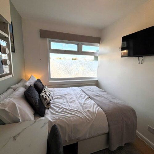 R3 Double Room with Private Bathroom
