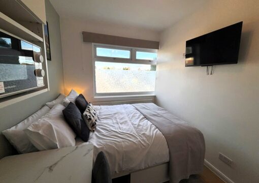 R3 Double Room with Private Bathroom