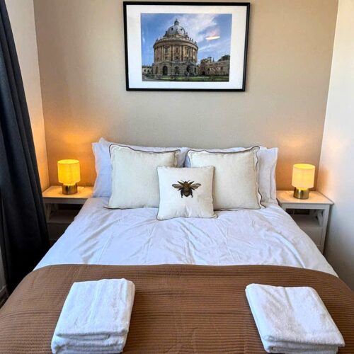S1 Studio with King-Size Bed