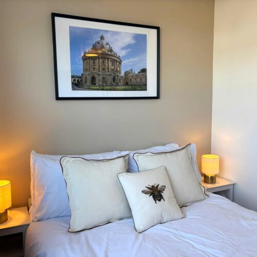 S1 Studio with King-Size Bed