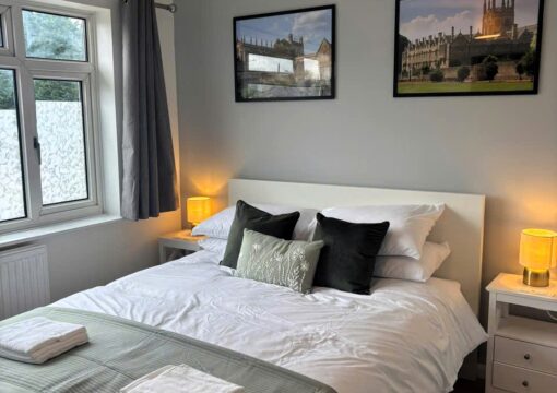 S2 Studio with King-Size Bed